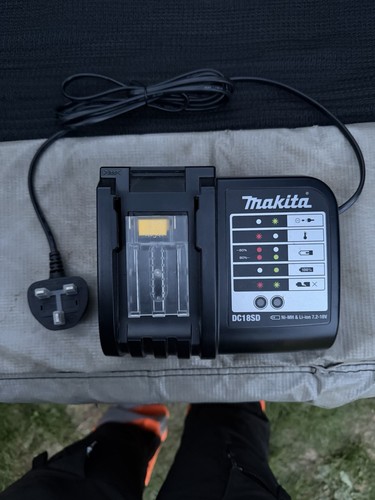 Makita dc18sd battery charger - dc18sd,